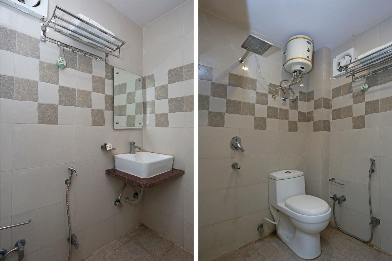 Oyo 9233 Lord Krishna 3* New Delhi