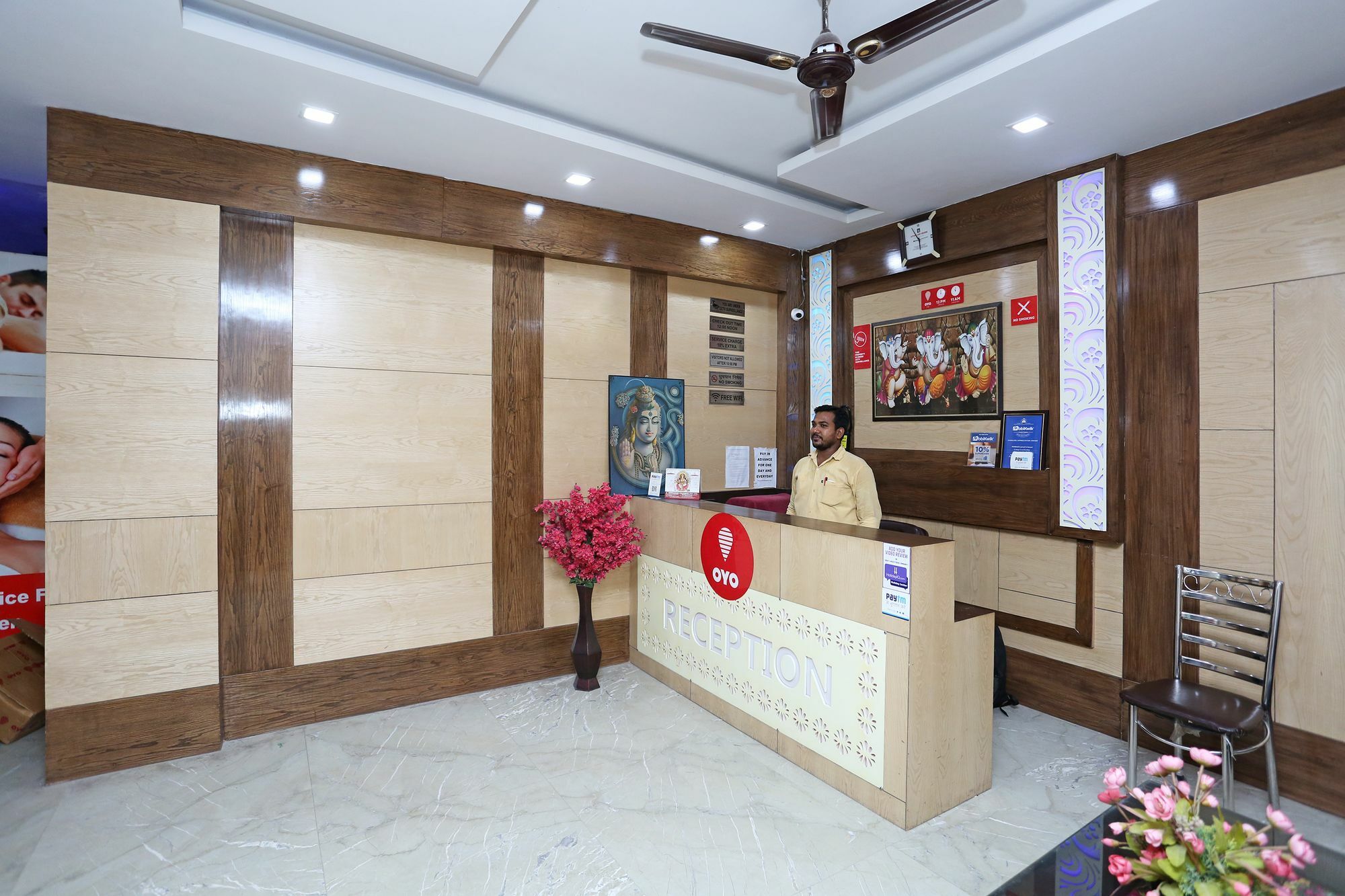 Oyo 9233 Lord Krishna 3* New Delhi